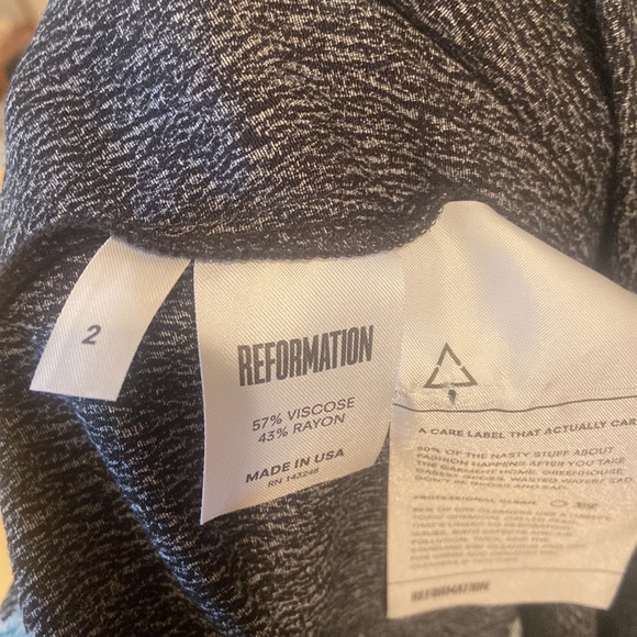 Reformation Jules Wrap dress in floral - midi dress size 2 - Picture 6 of 6